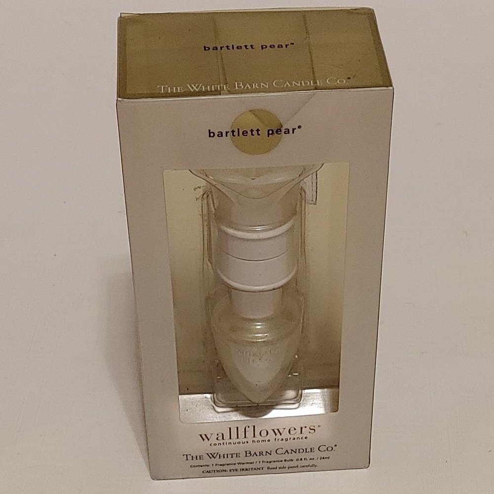 Bath and Body Works Bartlett Pear Fragrance Warmer and Fragrance Bulb BN…